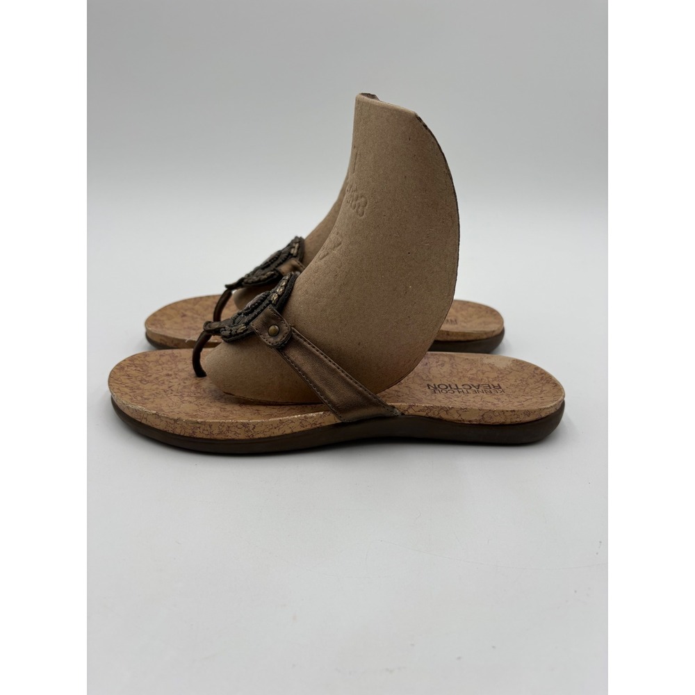 Kenneth Cole Reaction Touch of Glam Bronze Medallion Thong Sandals Womens 7.5M - Picture 8 of 9